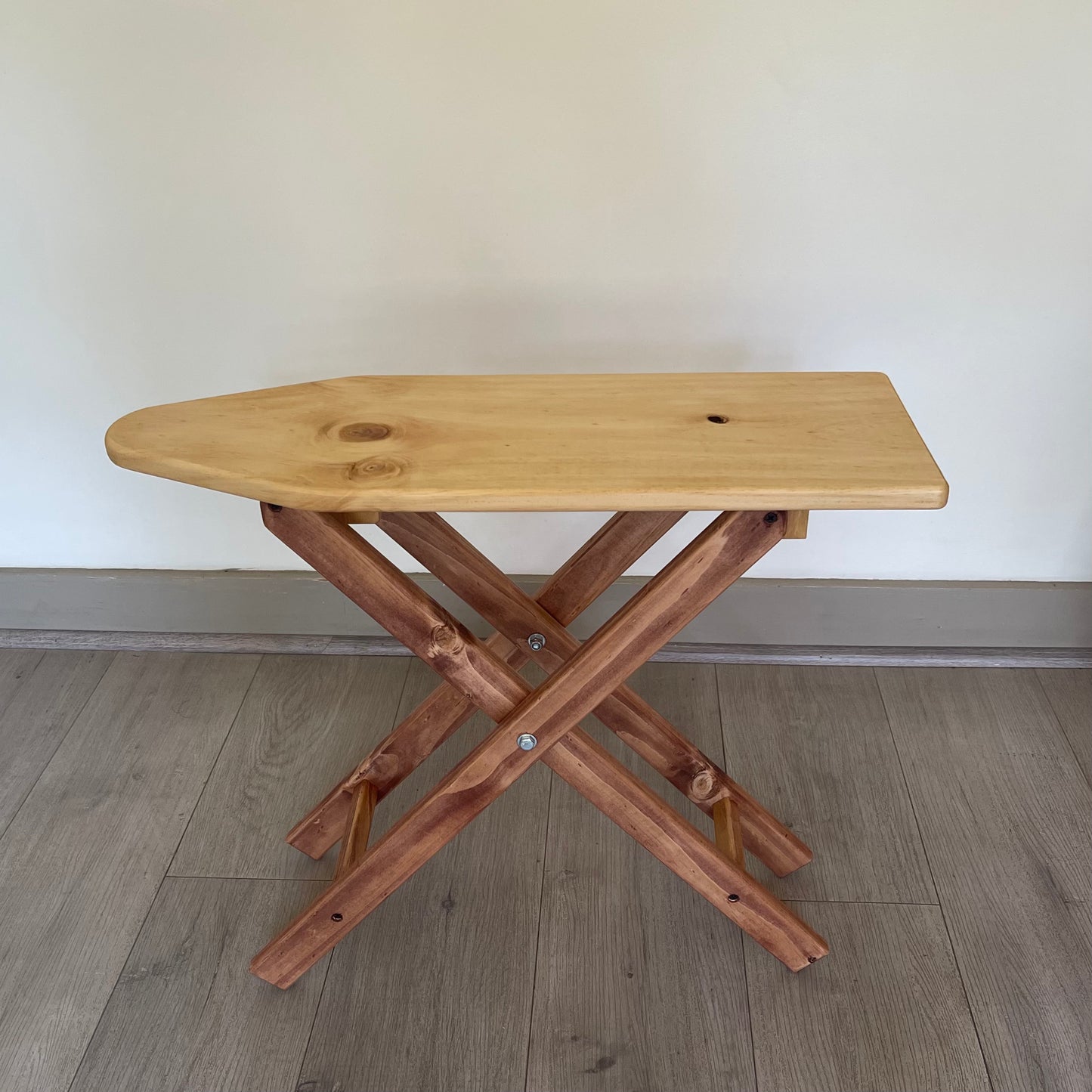 Tabla de planchar y plancha