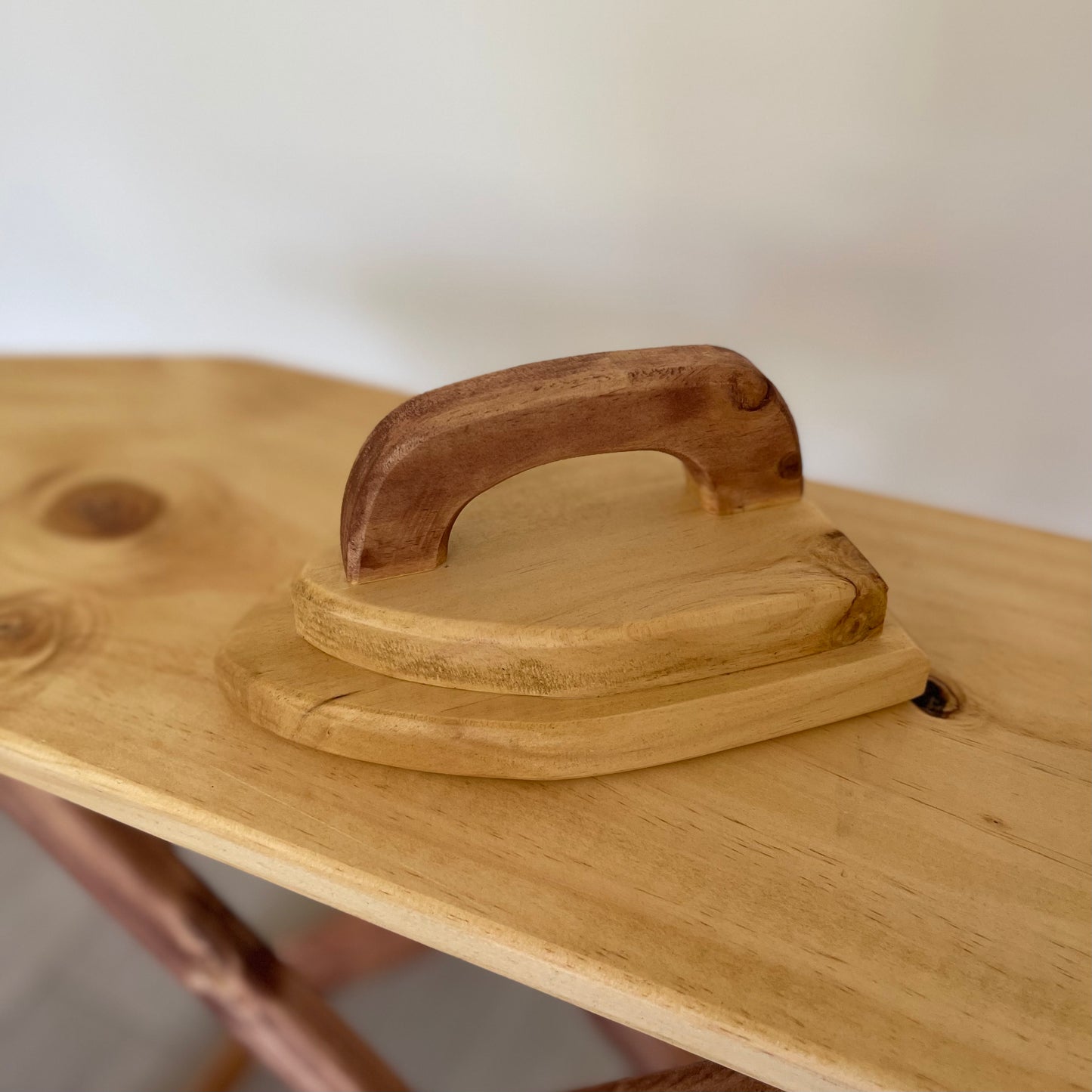 Tabla de planchar y plancha